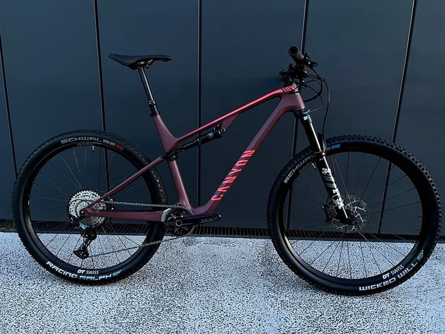 Canyon LUX SLX 2023 / FULL CARBON, foto 1