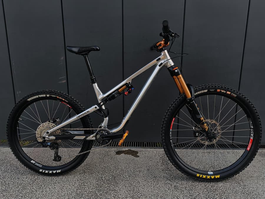 Commencal META V4.2 KASHIMA, foto 1