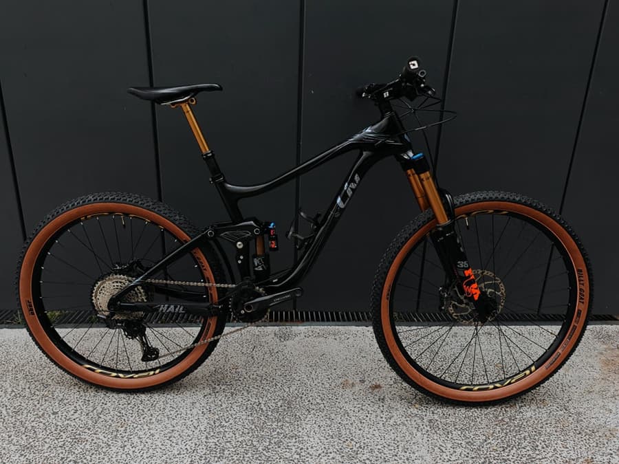 Giant LIV HAL CARBON FULL KASHIMA, foto 1