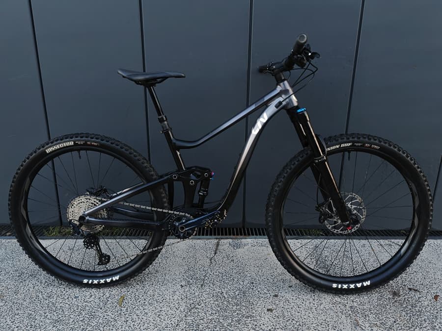 Giant LIV INTRIGUE ALLOY 29, foto 1