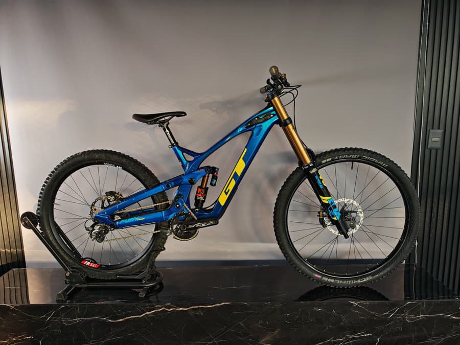 GT FURY CARBON KASHIMA, foto 1