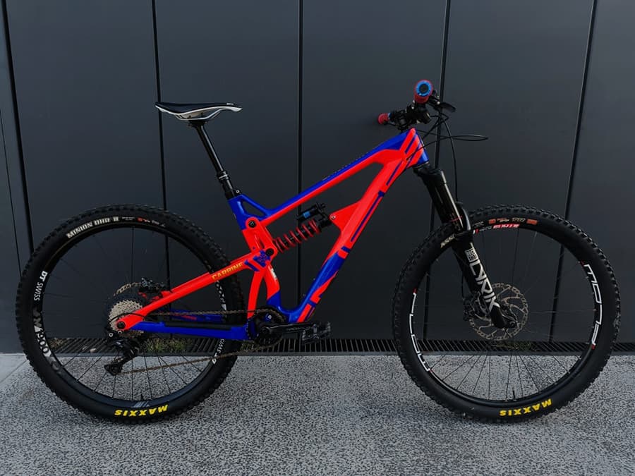 Intense CARBINE ENDURO FULL CARBON/ KIT ROCKSHOX, foto 1