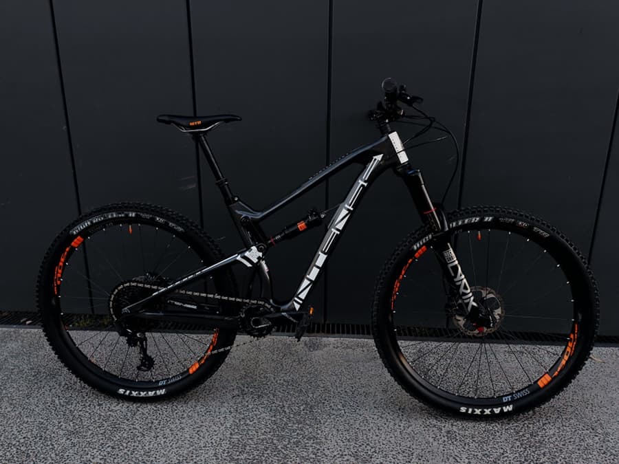 Intense CARBINE FULL CARBON/ KIT ROCKSHOX, foto 1