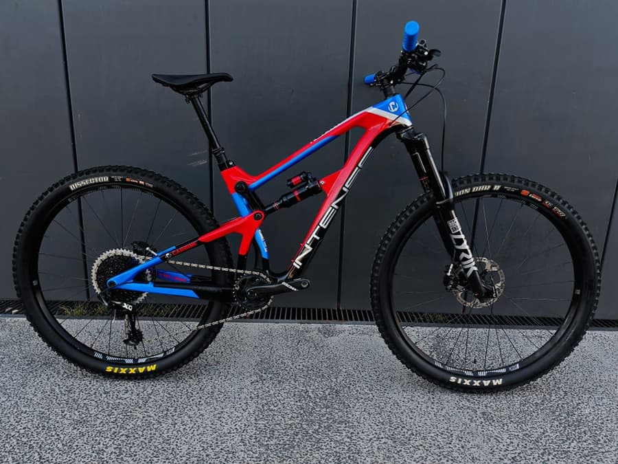 Intense CARBINE FULL CARBON/ KIT ROCKSHOX, foto 1
