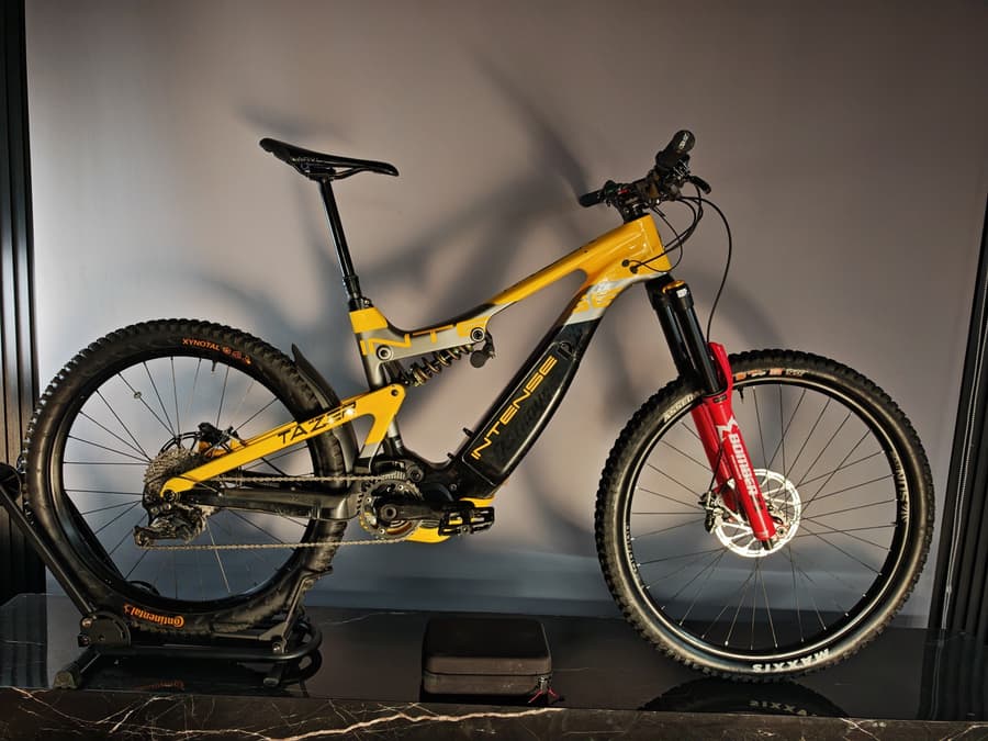 Intense TAZER MX CARBÓN E-BIKE, foto 1