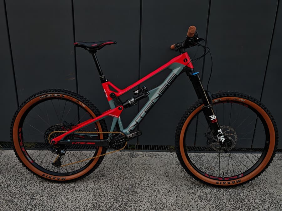 Intense TRACER PRIMER CARBON, foto 1