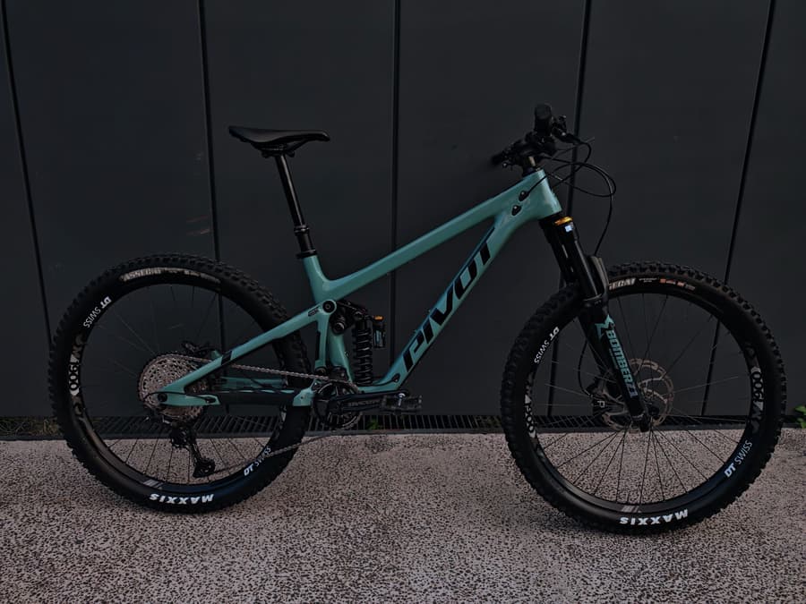 Pivot MACH 6 CARBON 2025, foto 1
