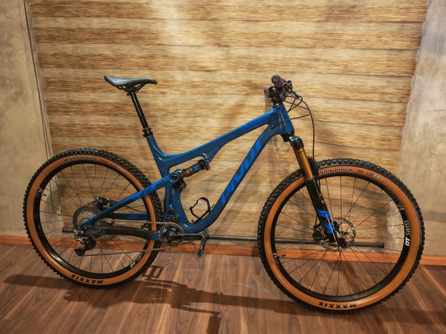 Pivot TRAIL 429 FullCarbon, foto 1