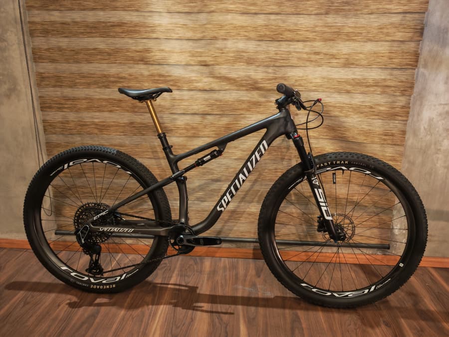 Specialized EPIC FULL CARBON / SRAM X01 AXS T-Type, foto 1