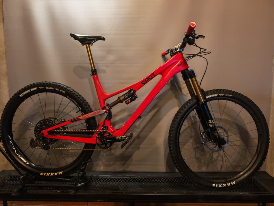 Spot MAYHEM CARBON FULL KASHIMA, foto 1
