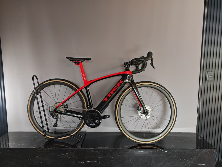 Trek DOMANE+ FULL CARBON RESERVE, foto 1