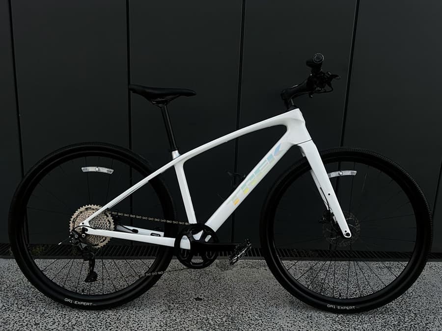 Trek FX4 FULL CARBON, foto 1