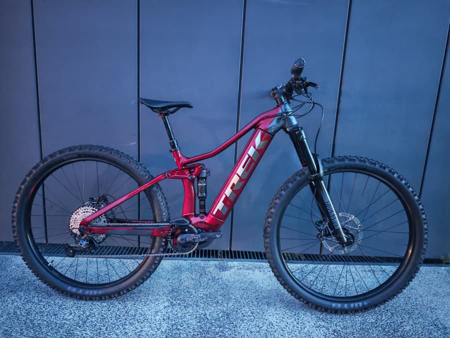 Trek RAIL 5 Alloy E-BIKE, foto 1