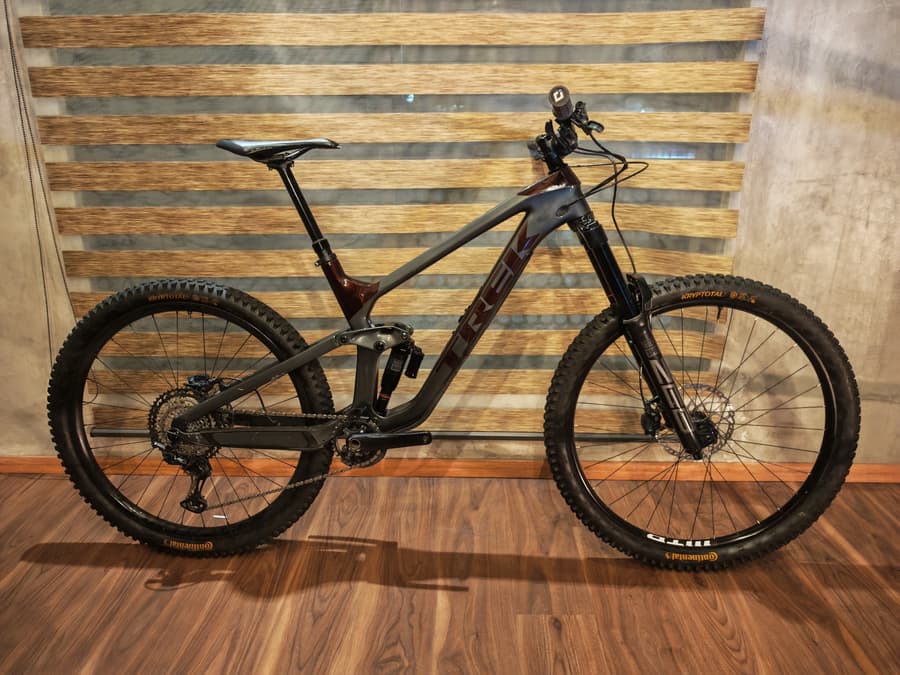Trek SLASH 9.8 GX FULL CARBON, foto 1