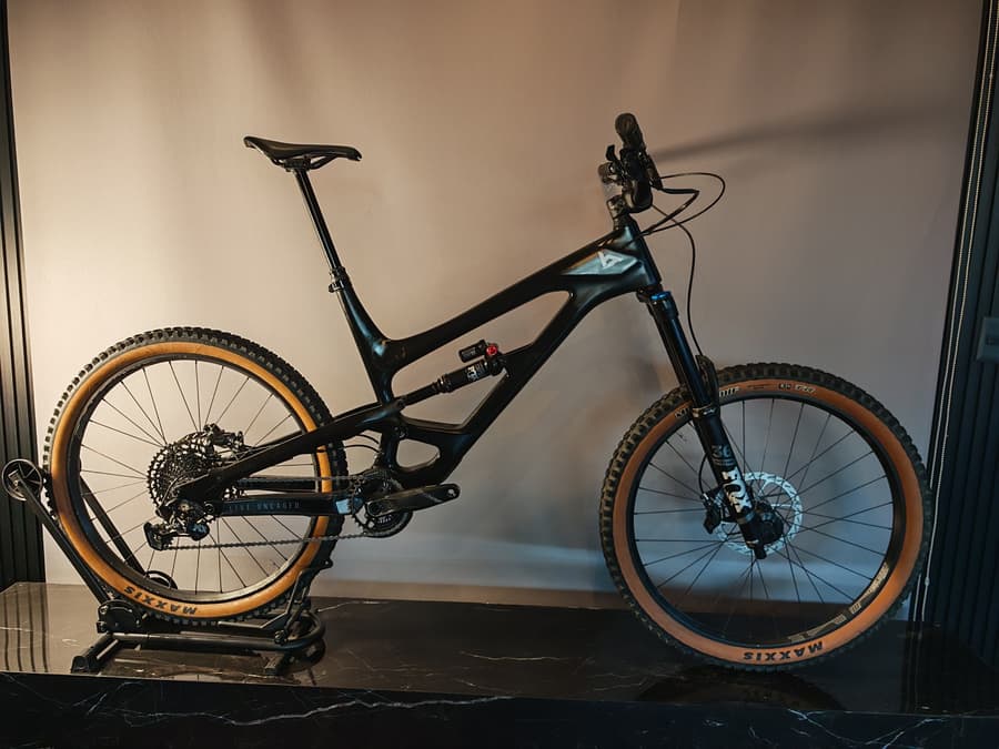 YT CAPRA CARBON KIT FOX, foto 1