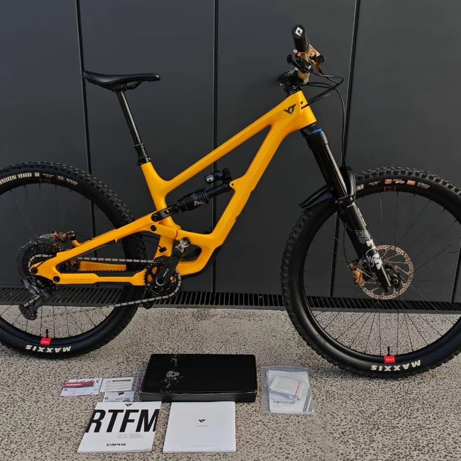 YT CAPRA CORE 3 2023 / DEEP YELLOW Edition, foto 1