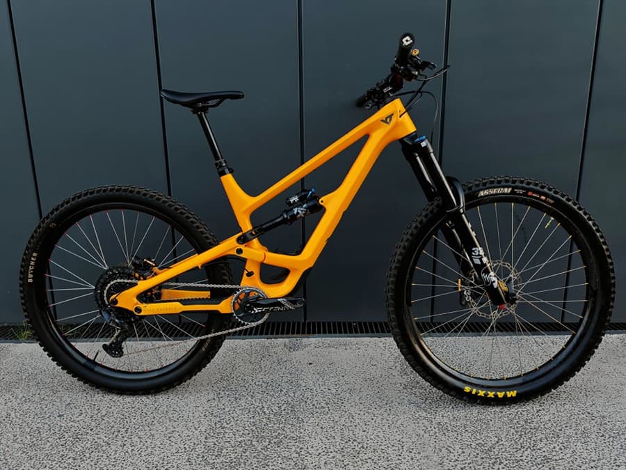 YT CAPRA CORE 3 2023 / DEEP YELLOW, foto 1