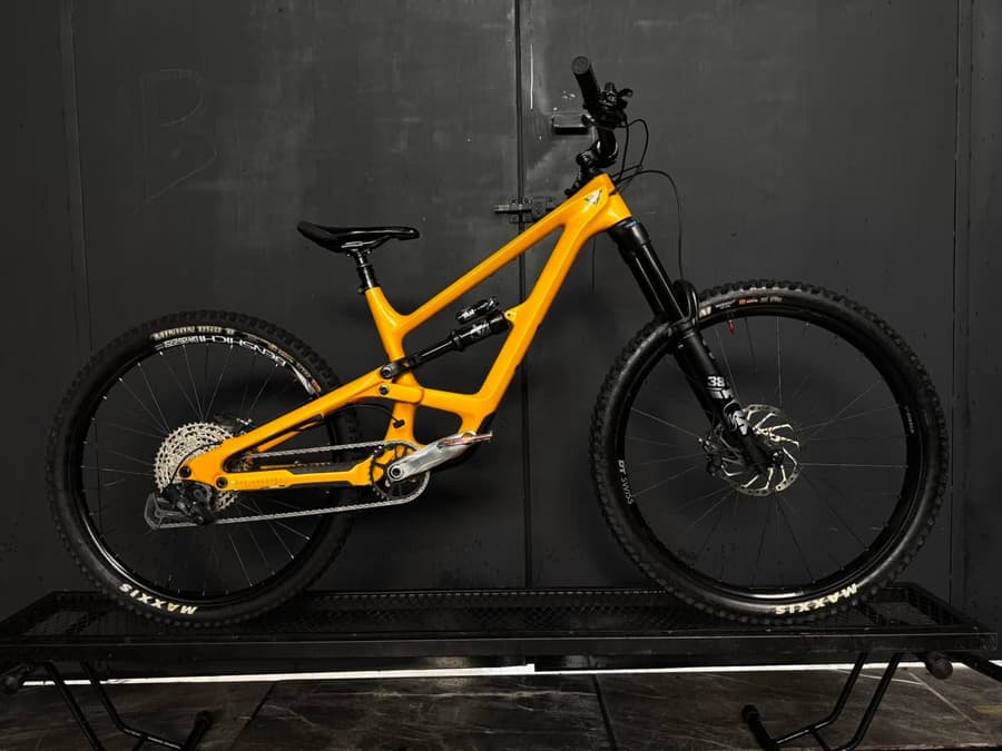 YT CAPRA CORE 3 DEEP YELLOW Edition, foto 1