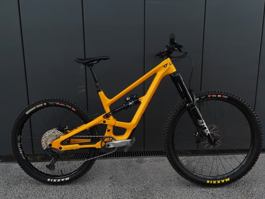 YT CAPRA CORE 3 DEEP YELLOW Edition, foto 1