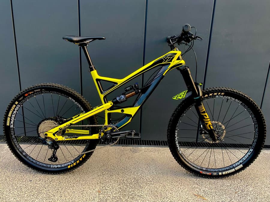 YT CAPRA FULL CARBON, foto 1