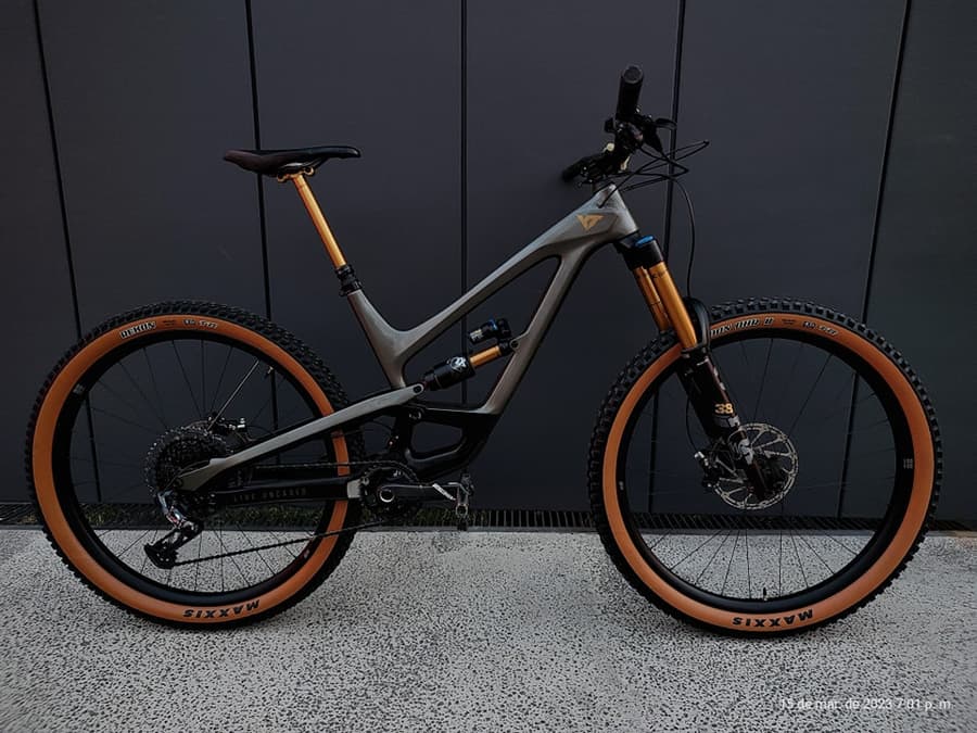 YT CAPRA PRO RACE 2022 / FULLCARBON, foto 1