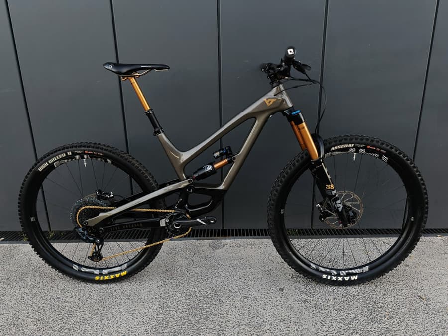 YT CAPRA PRO RACE FULL KASHIMA / FULL CARBON, foto 1