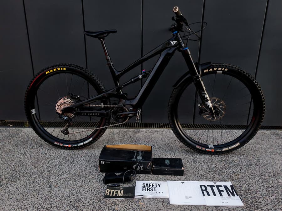 YT DECOY CORE FULL CARBON 2023, foto 1