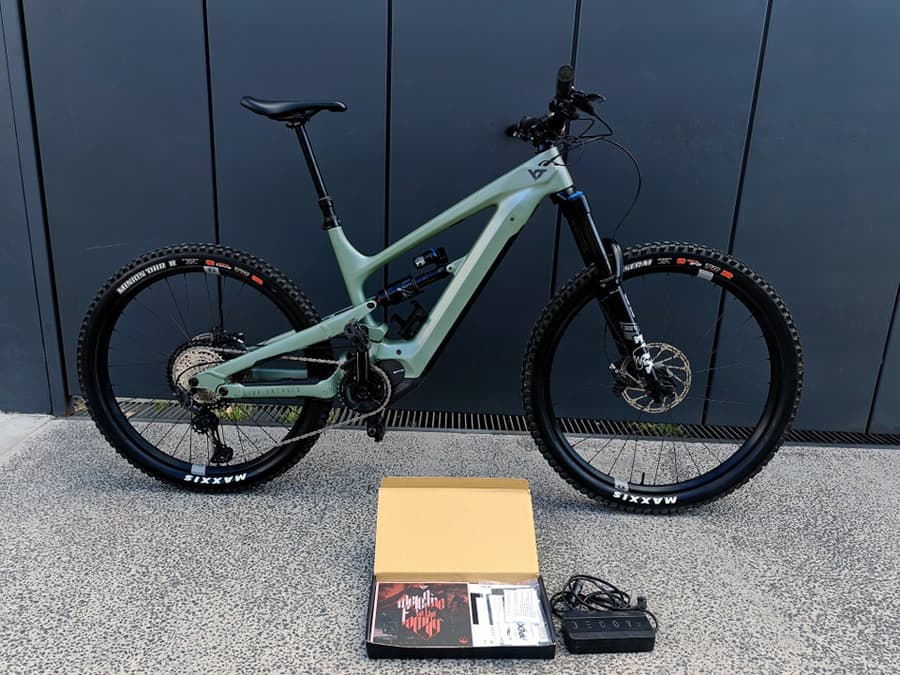YT DECOY CORE FULL CARBON 2023, foto 1
