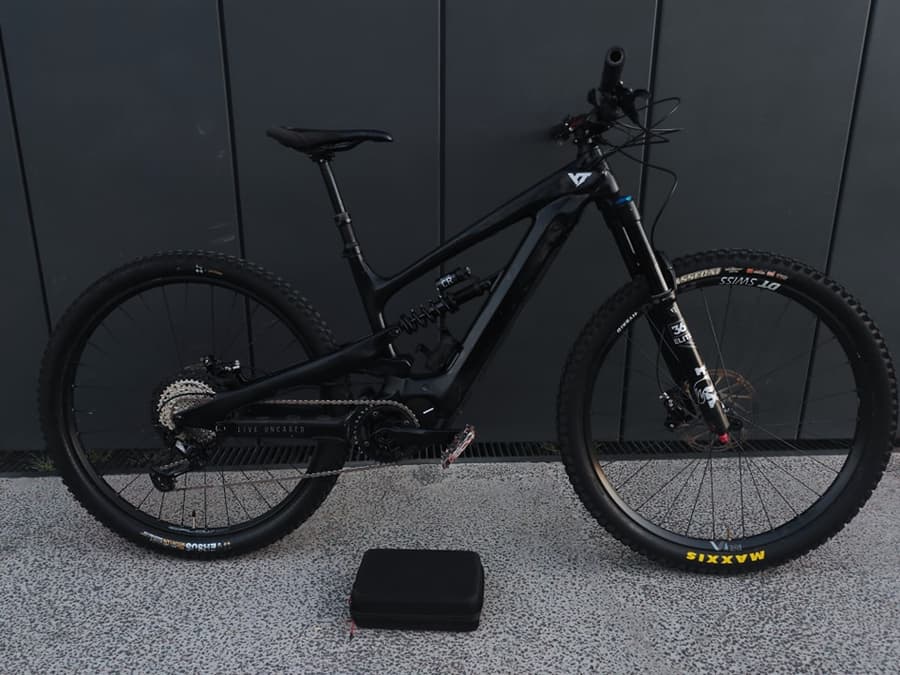 YT DECOY CORE FULL CARBON, foto 1
