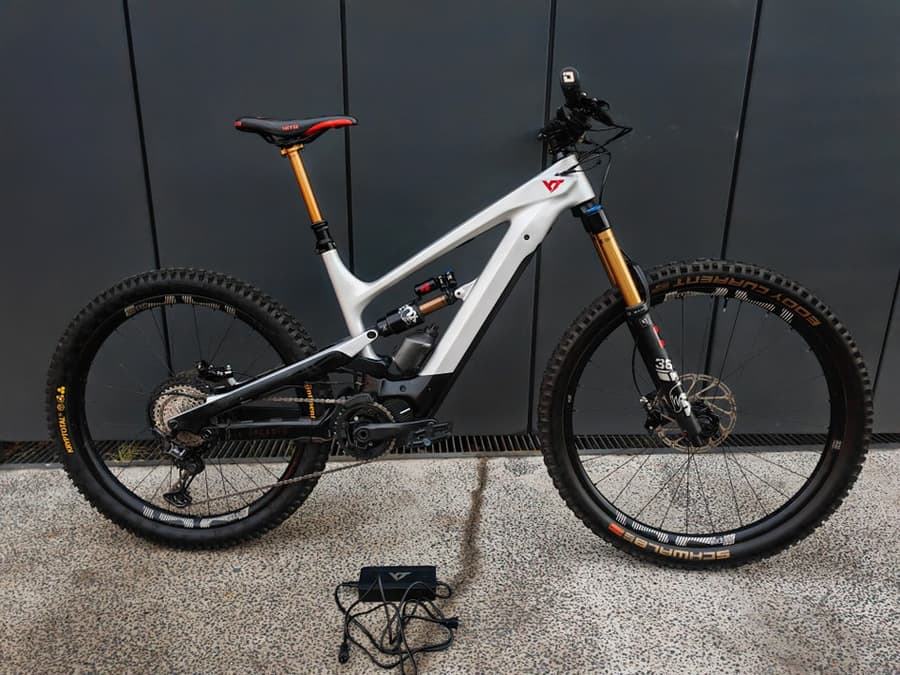 YT DECOY PRO MX FULL CARBON, foto 1