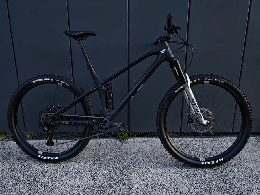 YT IZZO CORE 2 CARBON / ROCKSHOX ULTIMATE, foto 1