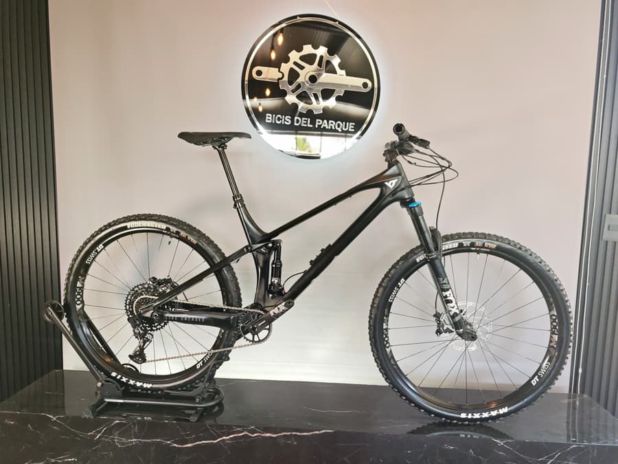 YT IZZO CORE 3 / FOX EQUIPPED, foto 1