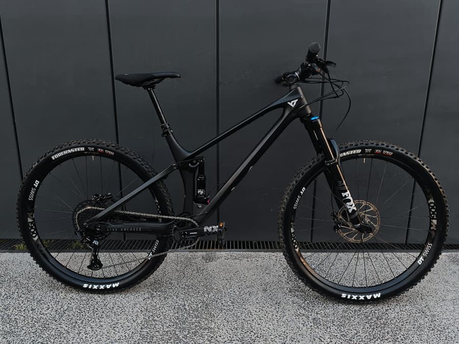 YT IZZO CORE 3 / FOX EQUIPPED FULL CARBON, foto 1