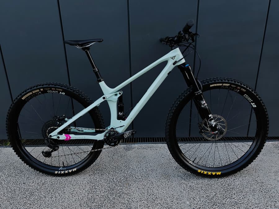 YT IZZO CORE 3 / FOX EQUIPPED, foto 1
