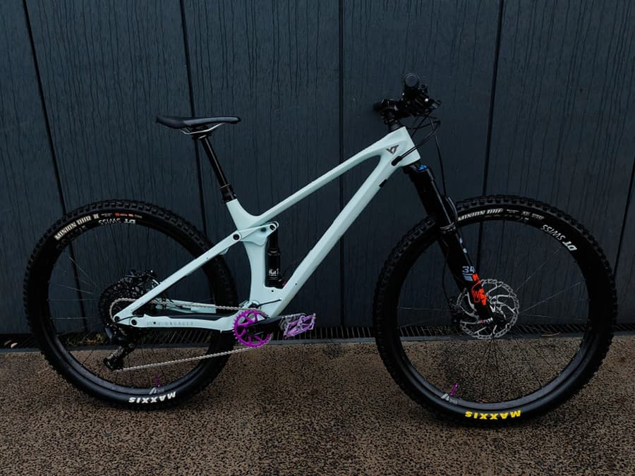 YT IZZO CORE 3 / FOX EQUIPPED, foto 1